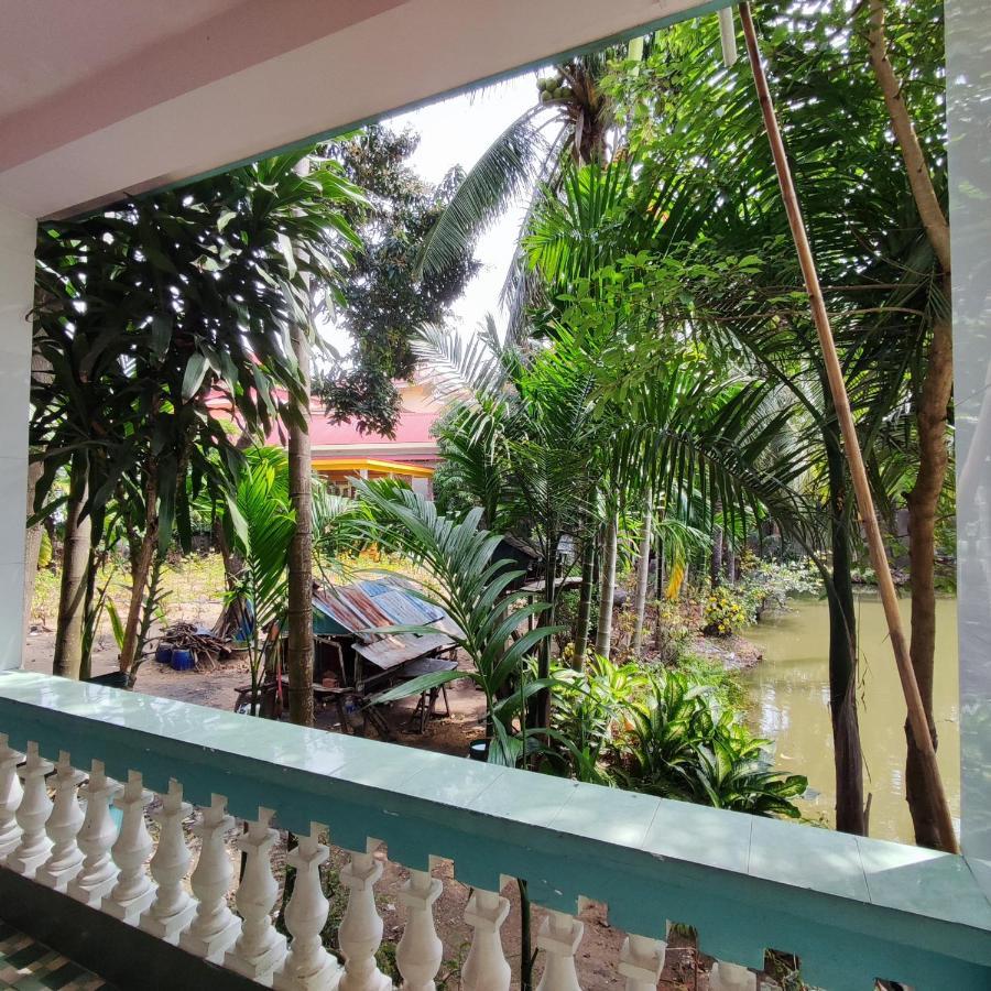 Khach San 20 Hotell Chau Doc Exteriör bild