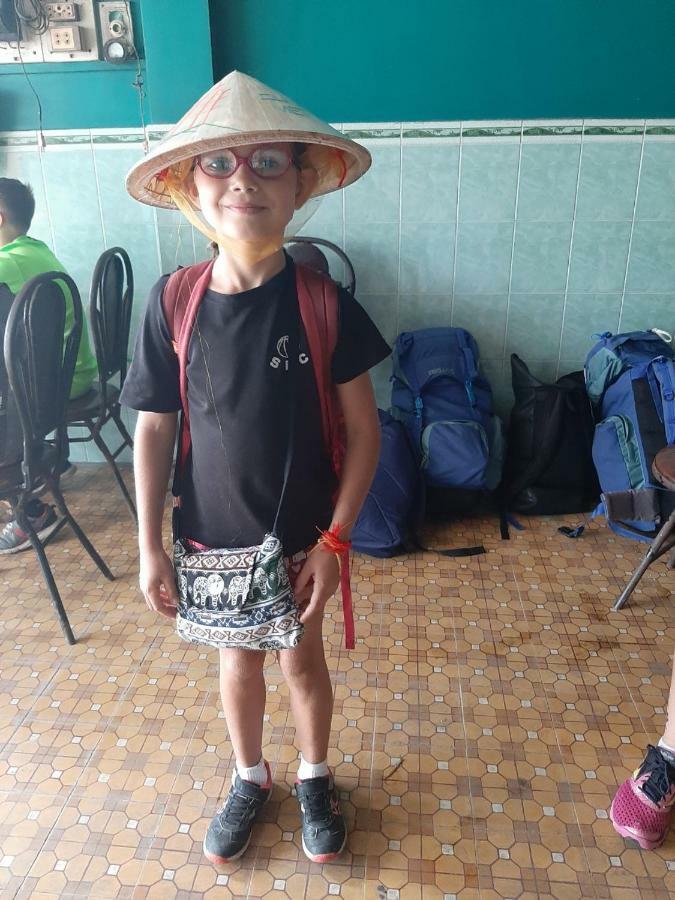 Khach San 20 Hotell Chau Doc Exteriör bild