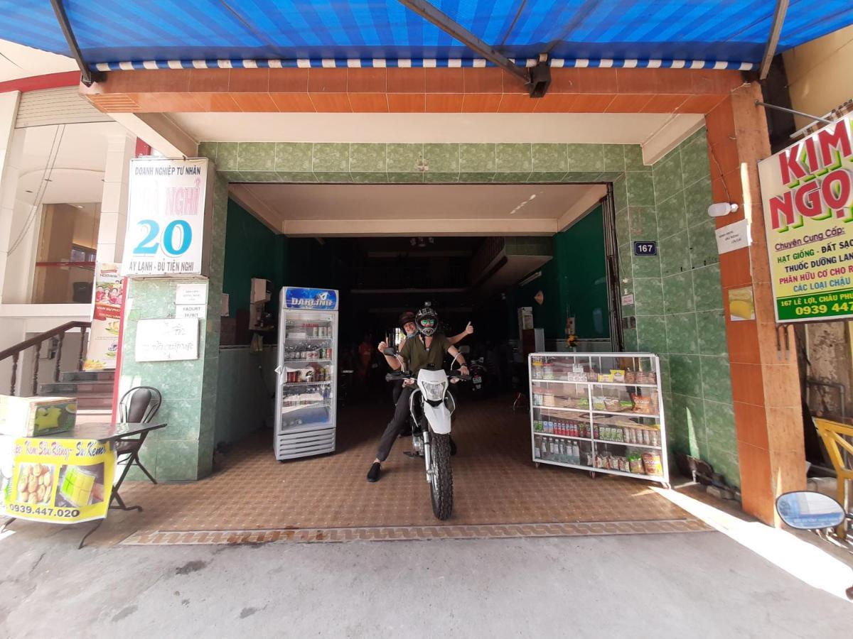 Khach San 20 Hotell Chau Doc Exteriör bild