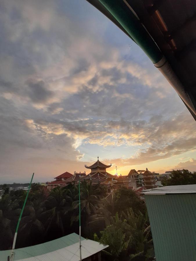Khach San 20 Hotell Chau Doc Exteriör bild
